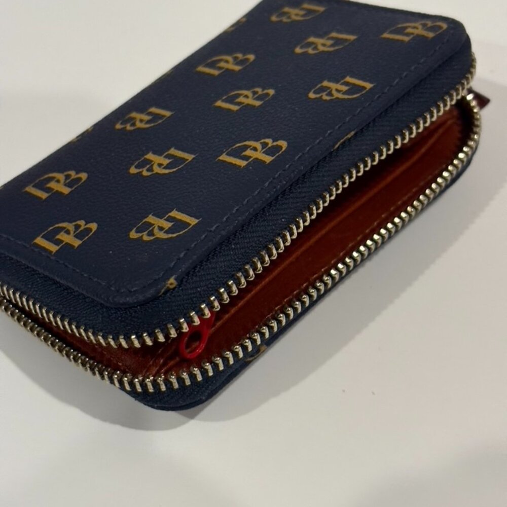 Dooney & Bourke Womens Purse